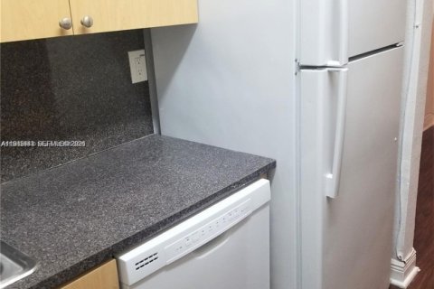 Condominio en venta en North Miami Beach, Florida, 1 dormitorio, 59.09 m2 № 2044410 - foto 5