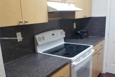 Condominio en venta en North Miami Beach, Florida, 1 dormitorio, 59.09 m2 № 2044410 - foto 3