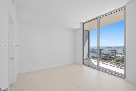 Condominio en alquiler en Miami, Florida, 2 dormitorios, 121.05 m2 № 2394465 - foto 12