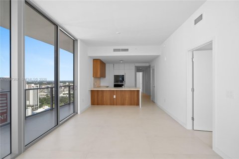 Condominio en alquiler en Miami, Florida, 2 dormitorios, 121.05 m2 № 2394465 - foto 8