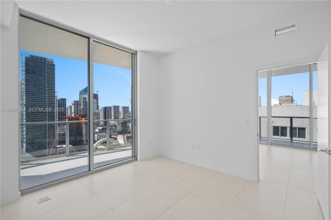 Condominio en alquiler en Miami, Florida, 2 dormitorios, 121.05 m2 № 2394465 - foto 13