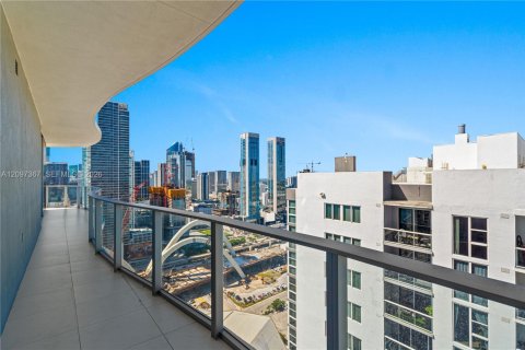 Condominio en alquiler en Miami, Florida, 2 dormitorios, 121.05 m2 № 2394465 - foto 24