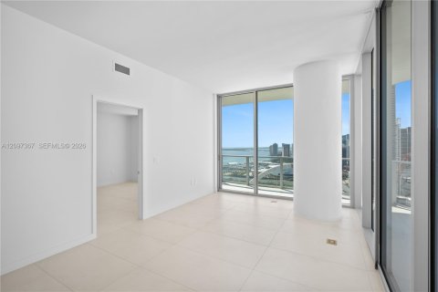 Condominio en alquiler en Miami, Florida, 2 dormitorios, 121.05 m2 № 2394465 - foto 10