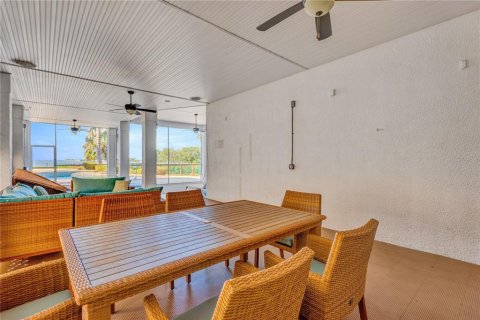 House in Tarpon Springs, Florida 4 bedrooms, 277.78 sq.m. № 1853547 - photo 17