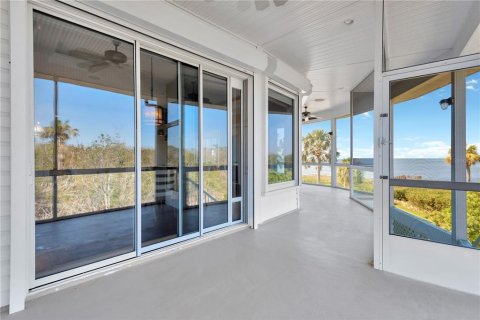 House in Tarpon Springs, Florida 4 bedrooms, 277.78 sq.m. № 1853547 - photo 21