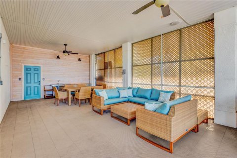 House in Tarpon Springs, Florida 4 bedrooms, 277.78 sq.m. № 1853547 - photo 14