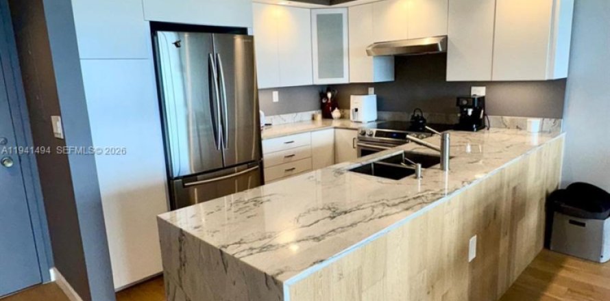 Кондоминиум с 1 спальней в Норт-Майами, Флорида № 1998619