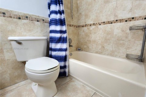 Снять в аренду кондоминиум в Холливуд, Флорида 1 спальня, 93.83м2, № 2071733 - фото 13