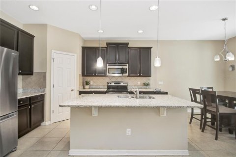 House in Oviedo, Florida 5 bedrooms, 236.81 sq.m. № 2215105 - photo 17