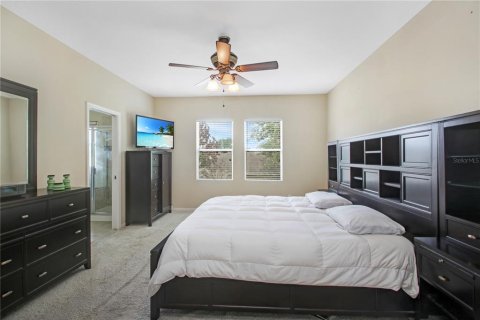 House in Oviedo, Florida 5 bedrooms, 236.81 sq.m. № 2215105 - photo 29