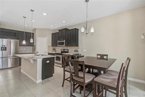 House in Oviedo, Florida 5 bedrooms, 236.81 sq.m. № 2215105 - photo 19
