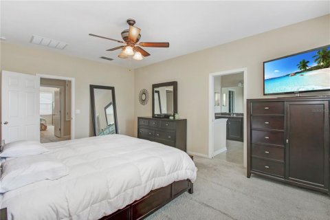 House in Oviedo, Florida 5 bedrooms, 236.81 sq.m. № 2215105 - photo 30