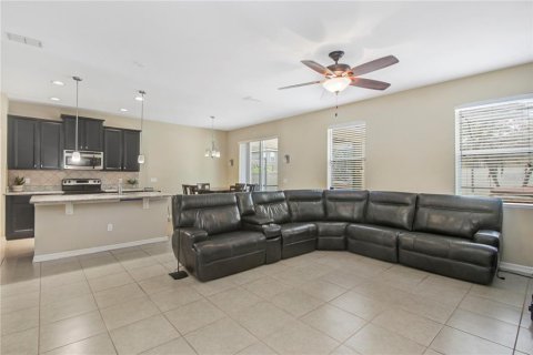 House in Oviedo, Florida 5 bedrooms, 236.81 sq.m. № 2215105 - photo 15