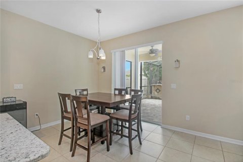 House in Oviedo, Florida 5 bedrooms, 236.81 sq.m. № 2215105 - photo 18