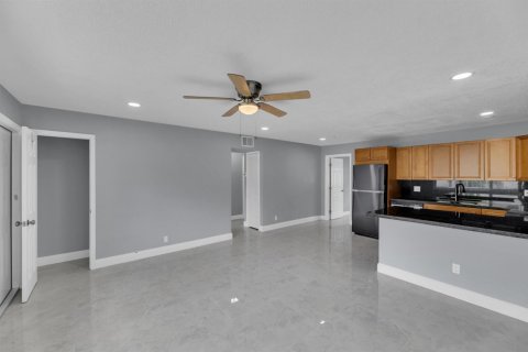 Immobilier commercial à vendre à Pompano Beach, Floride № 2086004 - photo 22