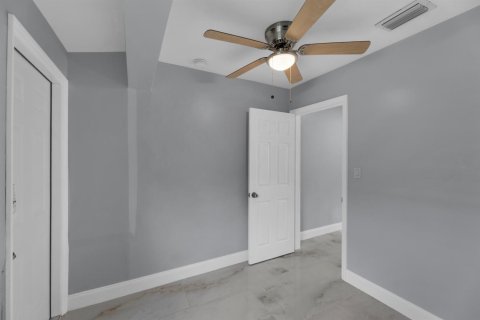 Immobilier commercial à vendre à Pompano Beach, Floride № 2086004 - photo 12