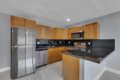 Immobilier commercial à vendre à Pompano Beach, Floride № 2086004 - photo 24