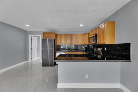 Immobilier commercial à vendre à Pompano Beach, Floride № 2086004 - photo 23