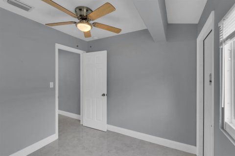 Immobilier commercial à vendre à Pompano Beach, Floride № 2086004 - photo 30