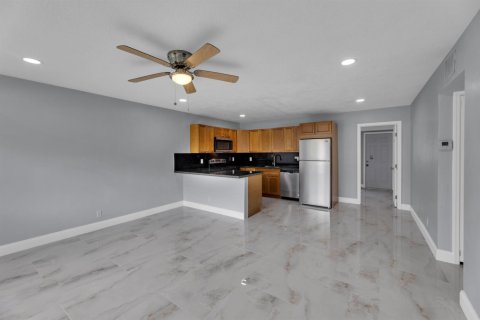 Immobilier commercial à vendre à Pompano Beach, Floride № 2086004 - photo 3