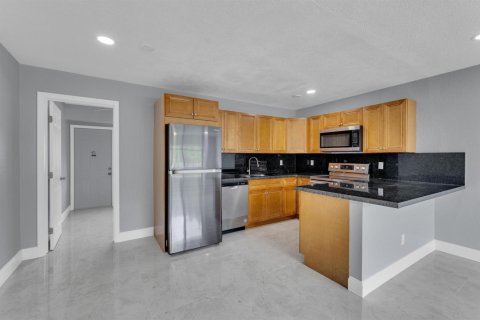 Immobilier commercial à vendre à Pompano Beach, Floride № 2086004 - photo 25