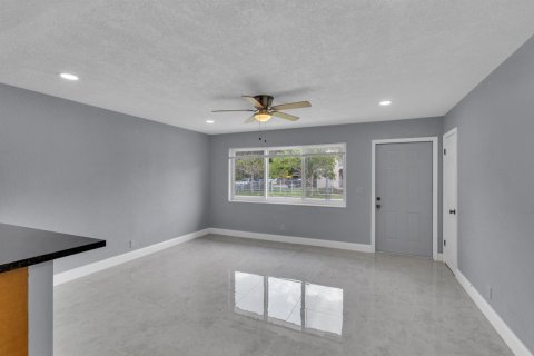 Immobilier commercial à vendre à Pompano Beach, Floride № 2086004 - photo 27