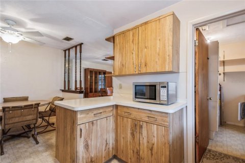 House in Saint Petersburg, Florida 3 bedrooms, 169.64 sq.m. № 1815765 - photo 21