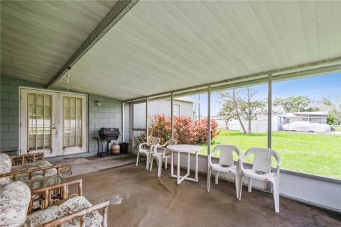 House in Saint Petersburg, Florida 3 bedrooms, 169.64 sq.m. № 1815765 - photo 14