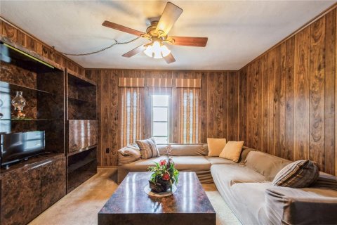House in Saint Petersburg, Florida 3 bedrooms, 169.64 sq.m. № 1815765 - photo 22