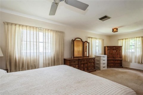 House in Saint Petersburg, Florida 3 bedrooms, 169.64 sq.m. № 1815765 - photo 8