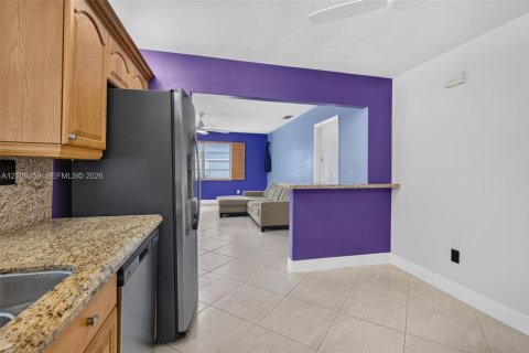 Casa en venta en Pembroke Pines, Florida, 3 dormitorios, 180.6 m2 № 2418138 - foto 16
