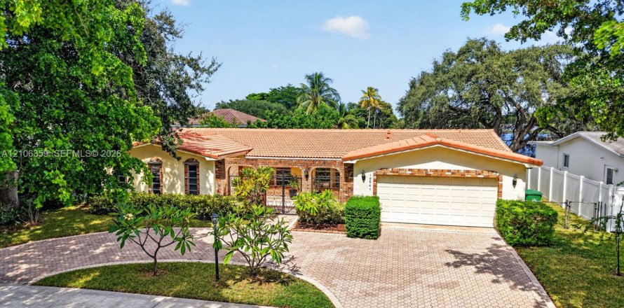 Casa en Pembroke Pines, Florida 3 dormitorios, 180.6 m2 № 2418138