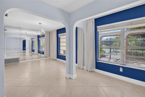 Casa en venta en Pembroke Pines, Florida, 3 dormitorios, 180.6 m2 № 2418138 - foto 11