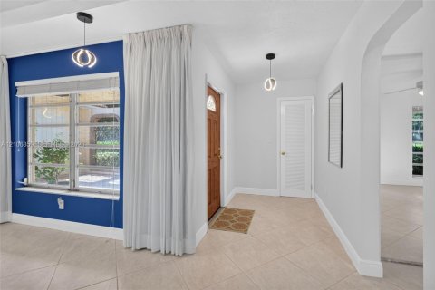 Casa en venta en Pembroke Pines, Florida, 3 dormitorios, 180.6 m2 № 2418138 - foto 6