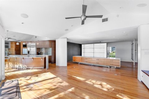 House in Saint Petersburg, Florida 3 bedrooms, 231.7 sq.m. № 1540750 - photo 29