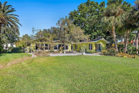 House in Saint Petersburg, Florida 3 bedrooms, 231.7 sq.m. № 1540750 - photo 14