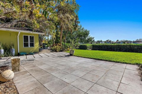 House in Saint Petersburg, Florida 3 bedrooms, 231.7 sq.m. № 1540750 - photo 28