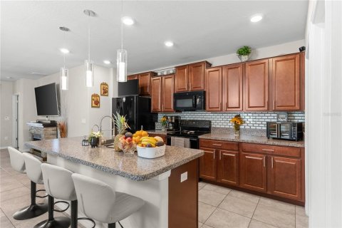 House in Wimauma, Florida 5 bedrooms, 224.36 sq.m. № 2092269 - photo 12