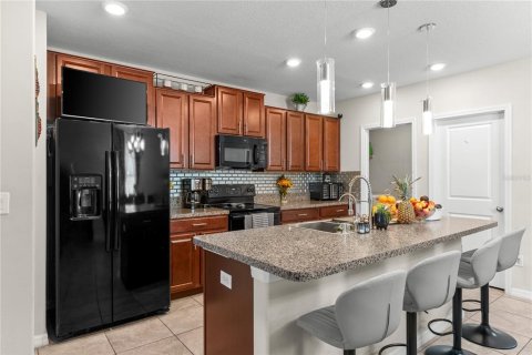 House in Wimauma, Florida 5 bedrooms, 224.36 sq.m. № 2092269 - photo 11