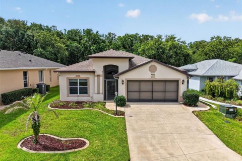 House in Leesburg, Florida 2 bedrooms, 172.61 sq.m. № 2105139