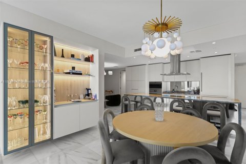 Condo in Miami, Florida, 2 bedrooms  № 1936126 - photo 14