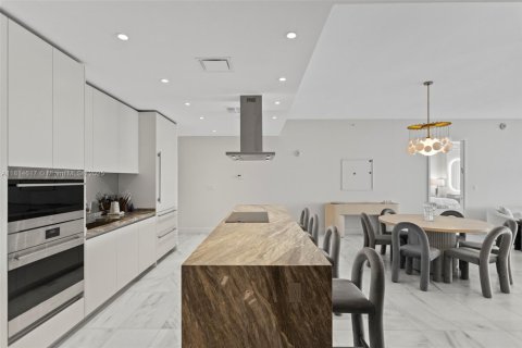 Condo in Miami, Florida, 2 bedrooms  № 1936126 - photo 18