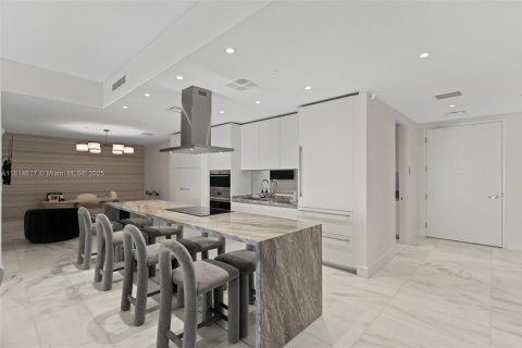 Condo in Miami, Florida, 2 bedrooms  № 1936126 - photo 21