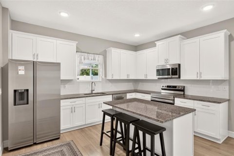 Casa en venta en Ocala, Florida, 4 dormitorios, 194.72 m2 № 2381075 - foto 4