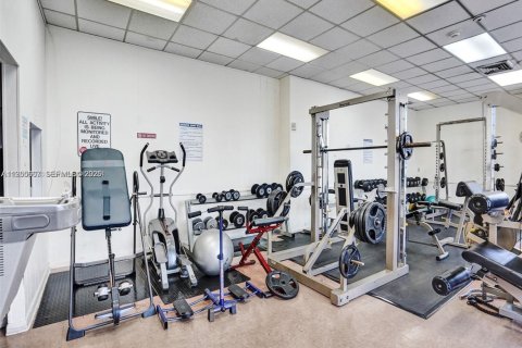 Condominio en venta en Hallandale Beach, Florida, 1 dormitorio, 72.46 m2 № 2027423 - foto 16