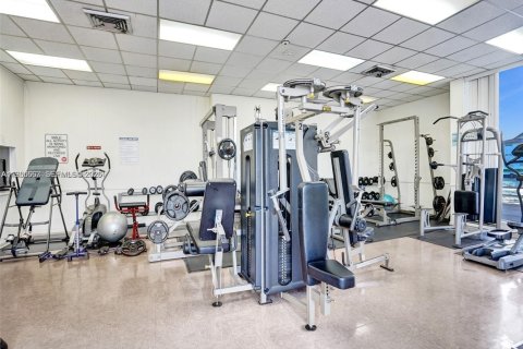 Condominio en venta en Hallandale Beach, Florida, 1 dormitorio, 72.46 m2 № 2027423 - foto 17