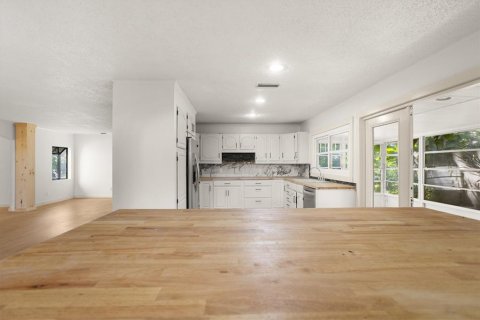 House in Parrish, Florida 2 bedrooms, 223.8 sq.m. № 2219207 - photo 14