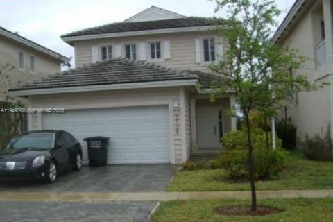 House in Homestead, Florida 5 bedrooms, 201.6 sq.m. № 2053085 - photo 2