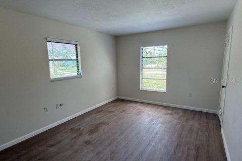 Villa ou maison à louer à Sarasota, Floride: 2 chambres, 102.01 m2 № 1910041 - photo 8