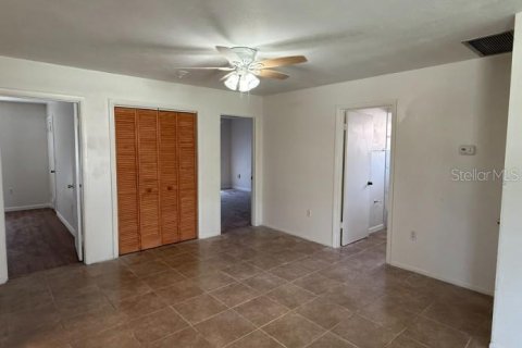 Villa ou maison à louer à Sarasota, Floride: 2 chambres, 102.01 m2 № 1910041 - photo 3